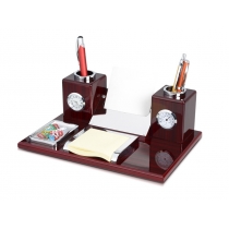 Настольный прибор Петронас: часы, термометр, подставки под ручки, визитки, скрепки, бумажный блок