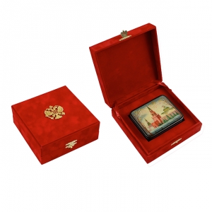 Набор: официальная серебряная монета Путин-человек года в шкатулке Палех с лаковой миниатюрной живописью, сюжет Москва