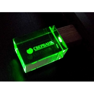 USB-флешка на 16 Гб прямоугольной формы, под гравировку 3D логотипа, материал стекло, с деревянным колпачком красного цвета, зеленый