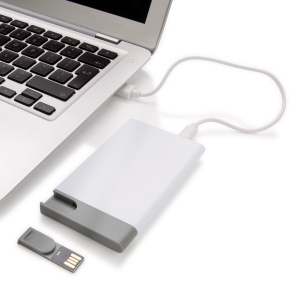 Зарядное устройство с USB–флешкой на 8 ГБ, 2500 mAh, белый